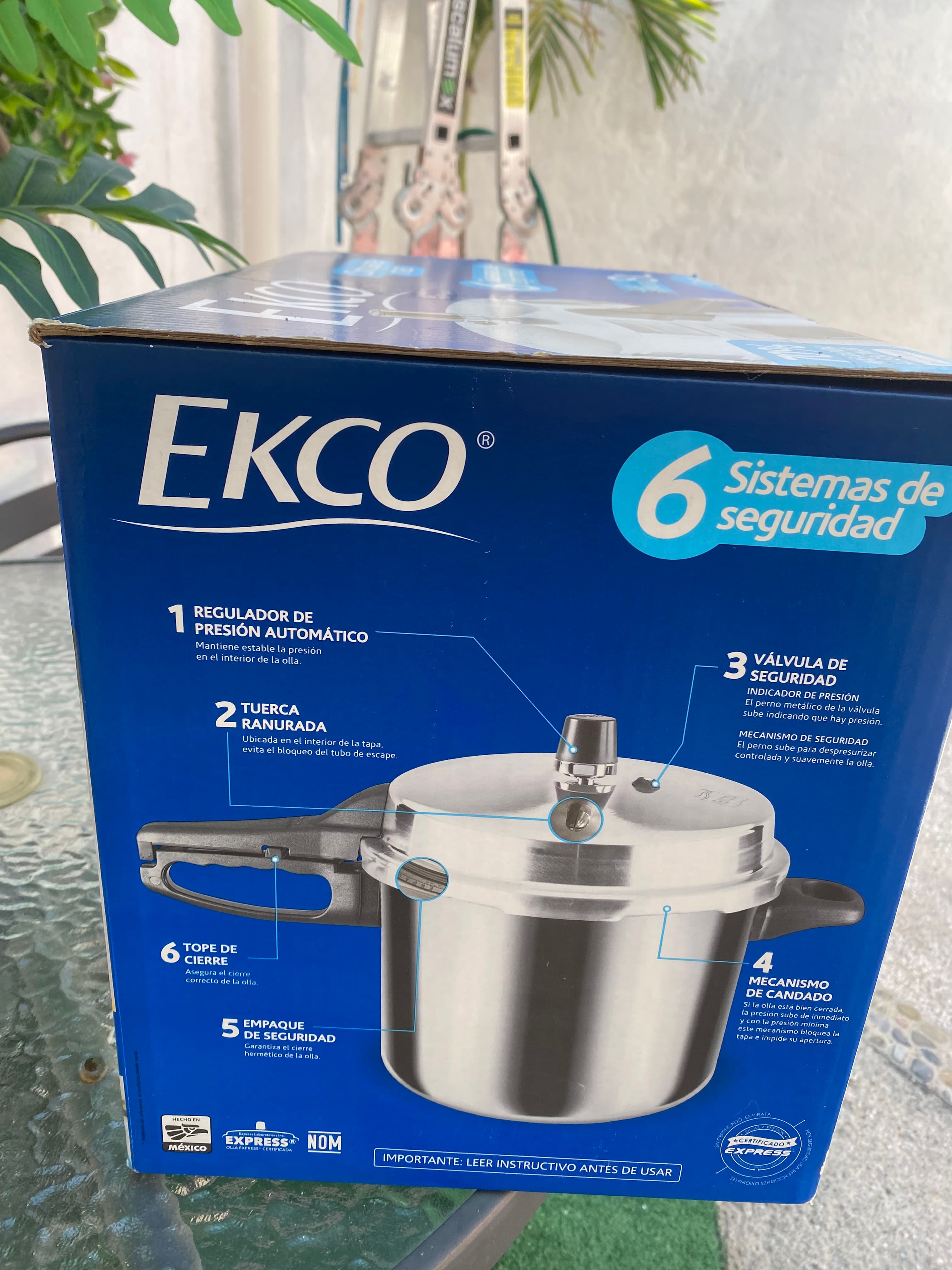 Olla Express Ekco Classic de Aluminio 8 Litros con 6 Sistemas de Seguridad